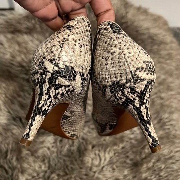 Cole Haan Snake Skin Heels - Size 8B - Picture 4 of 6